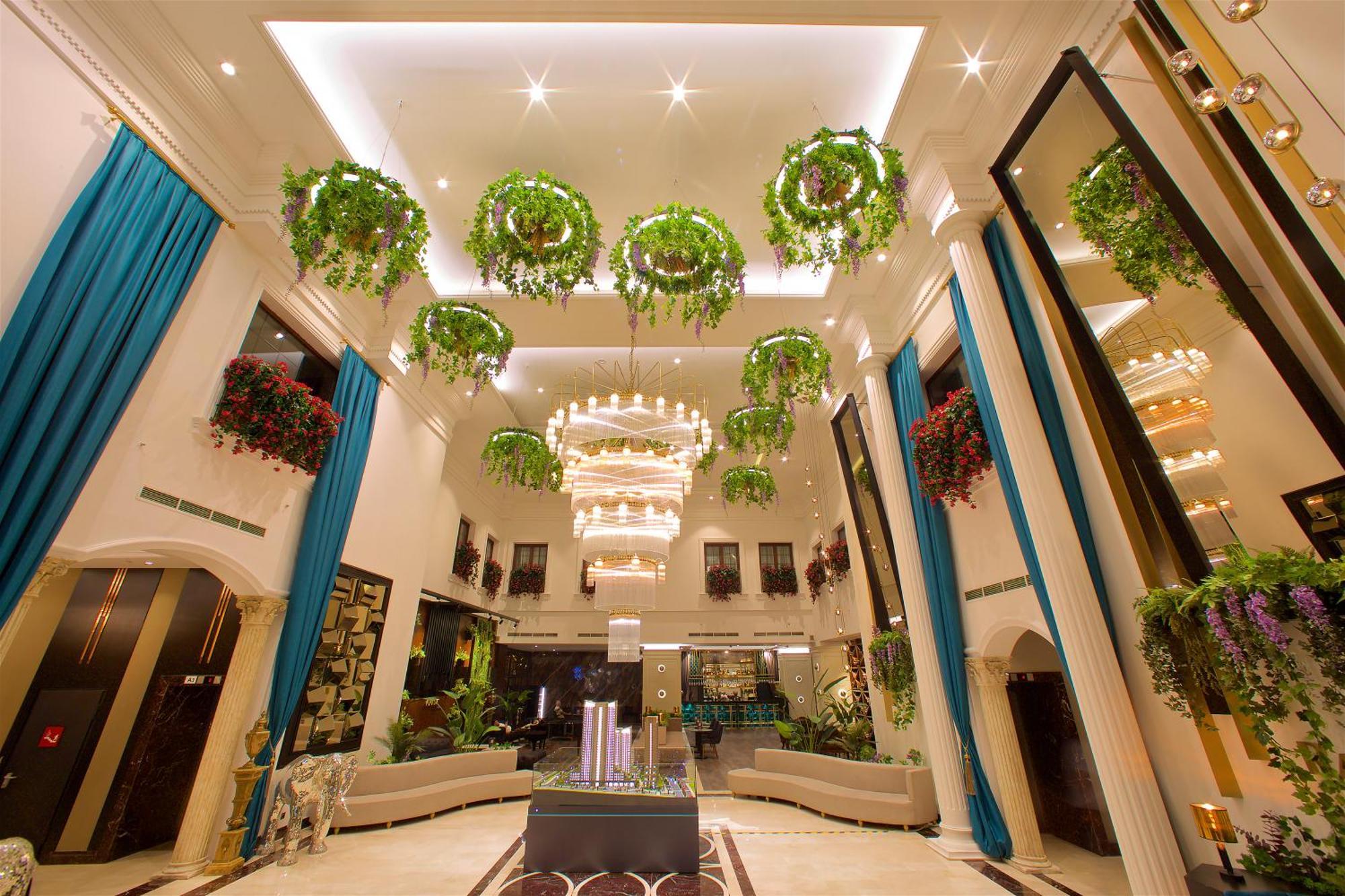 Ramada By Wyndham Istanbul Merter Exterior foto Lobby