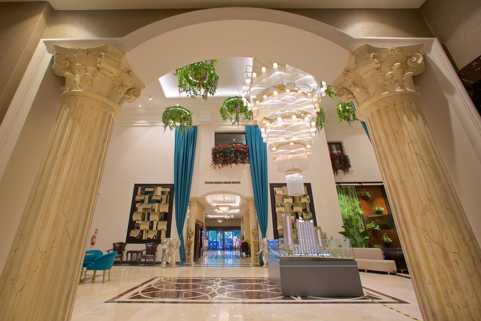 Ramada By Wyndham Istanbul Merter Exterior foto Lobby